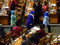 Khianat Demokrat