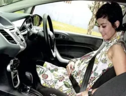7 Tips Aman Berkendara untuk Para Ibu