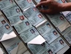 Warga Keluhkan Lamanya Pembuatan KTP di Kota Bekasi