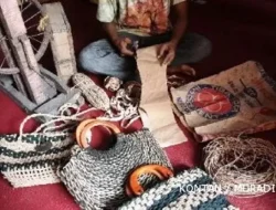 Meraup Laba dari Daur Ulang Kertas Semen Bekas