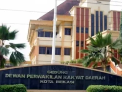 Anggota DPRD Kota Bekasi Bermasalah, Laporkan ke Sini !