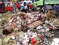 Kalau Pak RW dan Pak RT Belum Teriak-teriak, Sampah di Bekasi Belum Diangkut