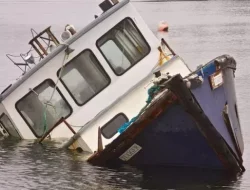 4 Aksi Keren TNI AL Tenggelamkan Kapal Vietnam Pencuri Ikan