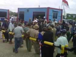 Tuntut Kompensasi, Ratusan Warga dari Tiga Desa Gruduk Cikarang Listrikindo