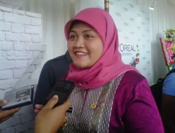 Demo Cikarang Listrikindo, Warga Kecam Bupati