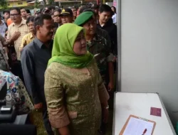 Bupati Bekasi Sidak WC Sekolah