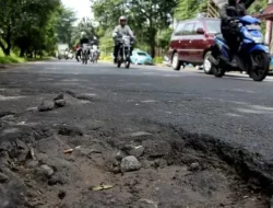 Dewan Desak Perbaikan Jalan Rusak di Kabupaten Bekasi