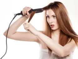 5 Kesalahan Memakai Catok yang Beresiko Merusak Rambut