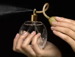 Agar Wangi Parfum Tahan Lama, Begini Cara Menggunakannya