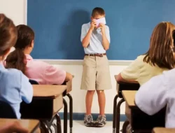 5 Cara Atasi Rasa Malu yang Berlebihan