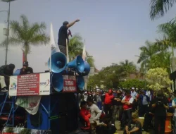 Bupati Bekasi Didemo Ribuan Buruh