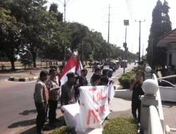 Tolak Interpelasi, Massa Serbu Gedung DPRD Kota Bekasi