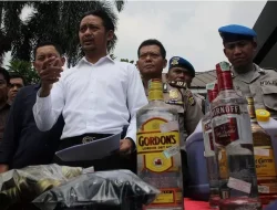 Polresta Bekasi Bongkar Sindikat Miras Impor Palsu