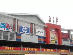 Rupiah Melemah, Pegadang Komputer di Bekasi Cyber Park Ngeluh Penjualan Menurun