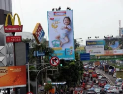 Reklame Bodong di Kota Bekasi Sebaiknya Ditebang