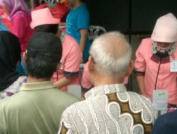 Rayakan HUT ke-22, RS Mitra Keluarga Bekasi Barat Gelar Bakti Sosial