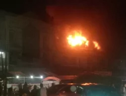 Ruko di Seberang Intermedia Bookstore Harapan Indah Kebakaran
