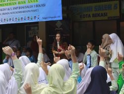 FOTO: Kemesraan Sekjen KPAI Erlinda dengan Anak-anak Bekasi