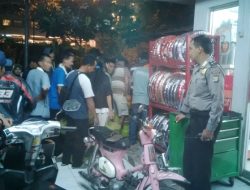 Dikawal Polisi, Warga Cikarang Antre Berjam-jam demi Gas Melon