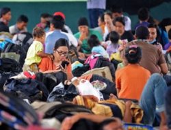 903 eks Anggota Gafatar Tiba di Asrama Haji Bekasi