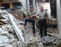 Hujan Deras, Rumah di Cibarusah Ambruk