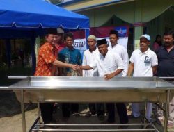 Reses, Politikus Demokrat Sumbang Tempat Mandi Jenazah dan Tenda untuk Warga
