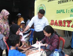 Reses, Politisi Golkar Gelar Pengobatan Gratis