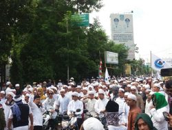 Ribuan Massa Demo Tolak Gereja, Seberapa Toleran Wali Kota Bekasi?