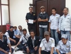 Lapaknya Direbut, Puluhan Juru Parkir di Harapan Indah Ngadu ke DPRD