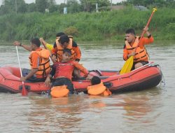 Pencarian 2 Bocah Bekasi yang Hanyut di Sungai Terus Dilakukan