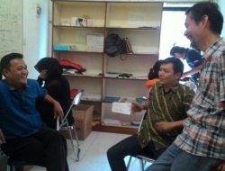 Kerja Keroyokan Para Aktivis Buat Obon-Bambang
