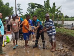 YBM PLN UP3 Bekasi Salurkan Bantuan untuk Korban Banjir di Muara Gembong