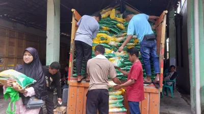 Harga Melambung Tinggi, Beras Murah Jadi Buruan Warga Bekasi