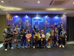 Tampil di Indonesia Fashion Parade, Batik Bekasi Ingin Lebih Populer