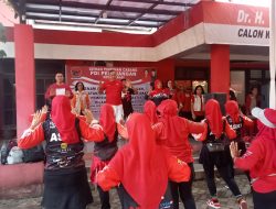 Jaga Kesehatan Warga di Tengah Cuaca Ekstrem, PDIP Bekasi Gelar Pengobatan Gratis