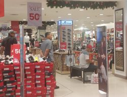 Produk Fashion Banyak Diburu Pengunjung Metropolitan Mall Bekasi