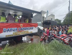 Bantu Korban Banjir Sukamekar, Brimob Polda Metro Jaya Hadirkan Dapur Lapangan