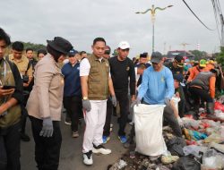 Cegah Buang Sampah Secara Ilegal, Plt Bupati Bekasi Bikin Sayambara Berhadiah