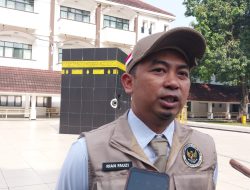 Calon Jamaah Haji Kloter Pertama Asal Bekasi Tiba di Asrama Haji Bekasi 