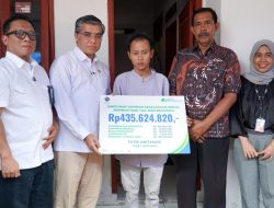 Menaker dan Dirut BPJS Ketenagakerjaan Serahkan Santunan untuk Korban Kecelakaan Kereta Api di Bekasi